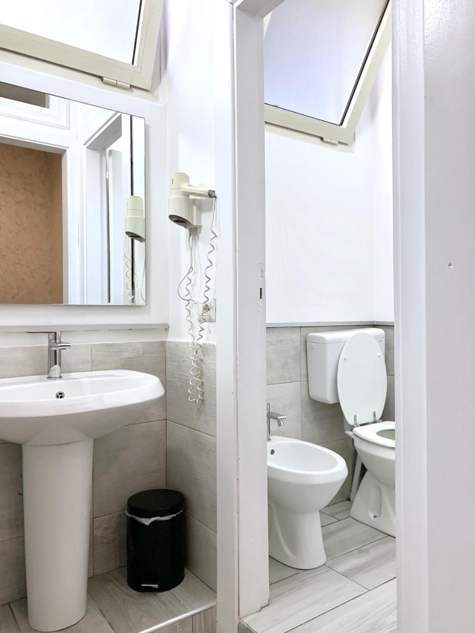Bed No Breakfast Ak Hotel Наполи Екстериор снимка