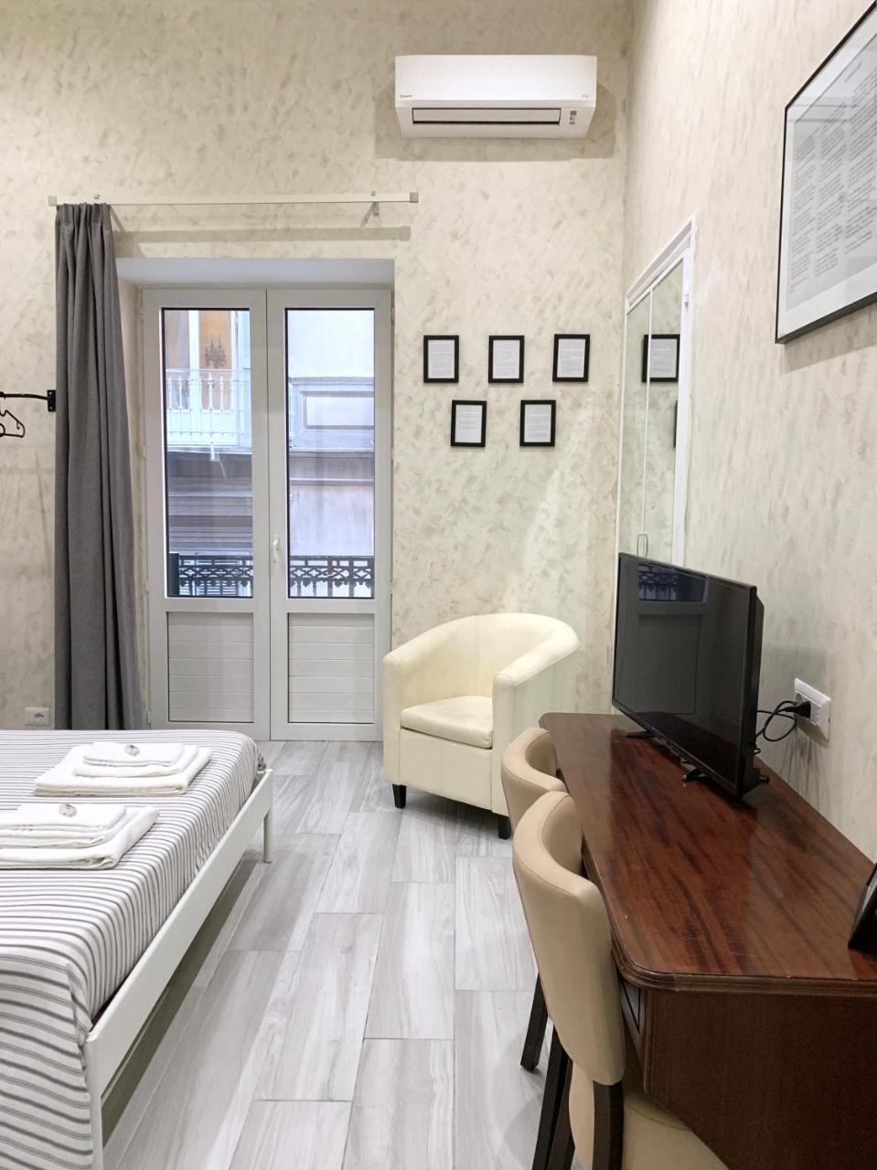 Bed No Breakfast Ak Hotel Наполи Екстериор снимка