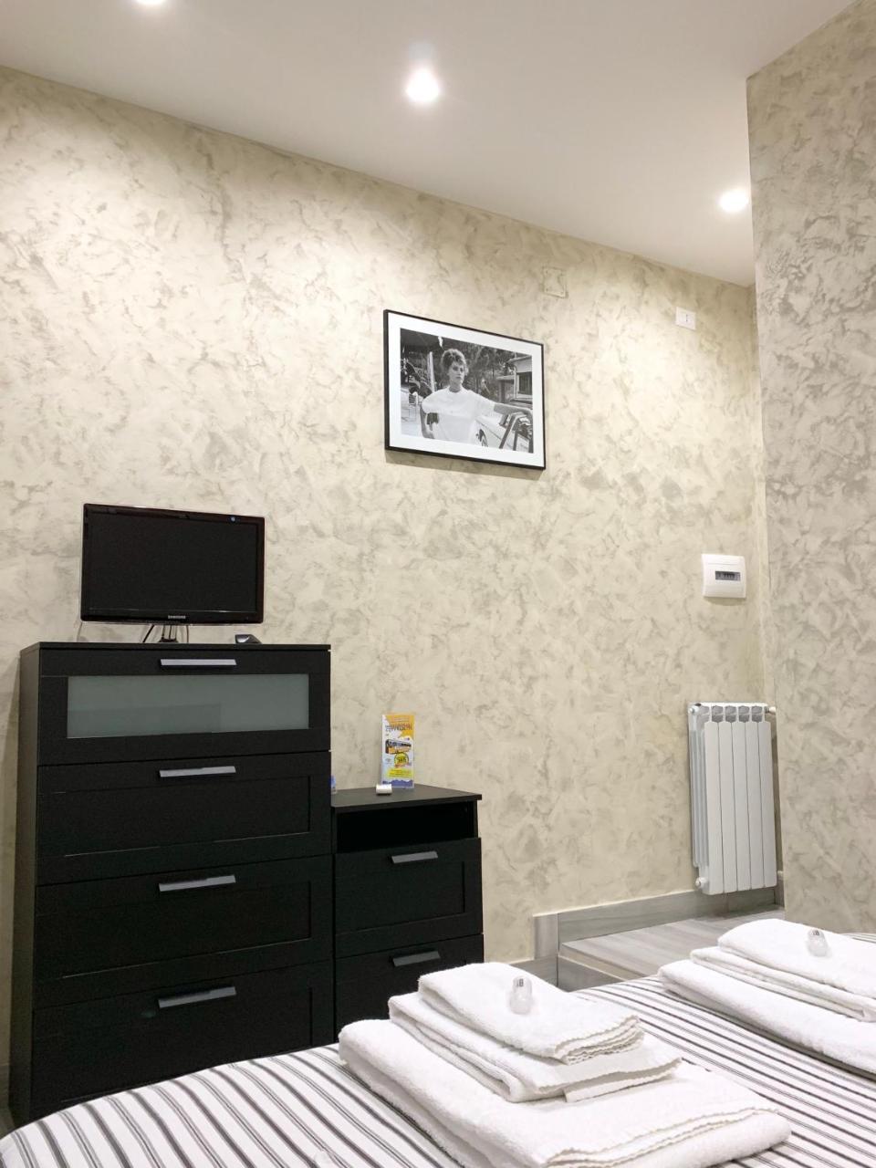 Bed No Breakfast Ak Hotel Наполи Екстериор снимка