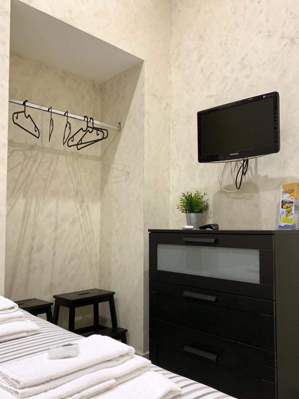 Bed No Breakfast Ak Hotel Наполи Екстериор снимка